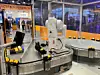 Bei B&R stand die sogenannte machine centric robotics im Fokus. Dahinter verbirgt sich eine einfache Integration von ABB-Robotern in B&R-Automatisierungsumgebungen. Die Unternehmen zeigen damit, was durch die Übernahme von B&R durch ABB im Jahr 2017 alles möglich ist. B&R-Kunden profitieren durch eine einfache Integration von ABB-Robotern etwa in Verpackungsanlagen oder Maschinen in der Getränkeindustrie.