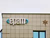 Epam-Logo und -Schriftzug auf einem Haus