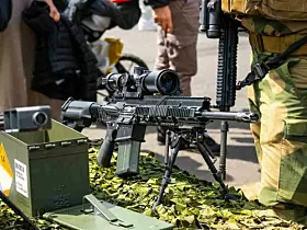 Bei den norwegischen Streitkräften schon im Einsatz: Ein G95. Hier mit Zielfernrohr und Zweibein.