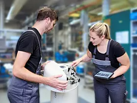 Mit KI-basierten Tools erhöht der Hydraulic Hub von Bosch Rexroth Effizienz und Produktivität im Service und der Instandhaltung von Hydraulikprodukten