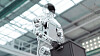 Physical AI soll neue Automatisierungspotenziale erschließen, Produktionskosten senken und Hochlohnstandorte stärken. Vorreiter wie Schaeffler erproben die Technologie bereits in der Produktion.
