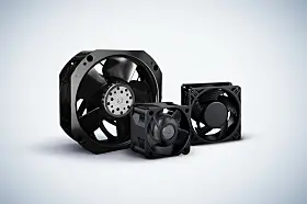 Auf der SPS zeigt EBM-Papst in Halle 1, Stand 1-334 sein Portfolio für die Kühlung industrieller Elektronik. Im Mittelpunkt stehen kompakte Ventilatoren, die auf unterschiedliche Anforderungen an Volumenstrom, Druckaufbau, Akustik und Einbauraum abgestimmt sind. Im Bild: Die Kompaktventilatoren AxiEco 200 und AxiForce für anspruchsvolle Kühlaufgaben in Industrie, Energie- und IT-Anwendungen.