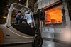 In der Metallindustrie droht Stellenabbau: 42 % der Betriebe rechnen mit Jobverlusten. Die Tarifverhandlungen stehen unter Druck.